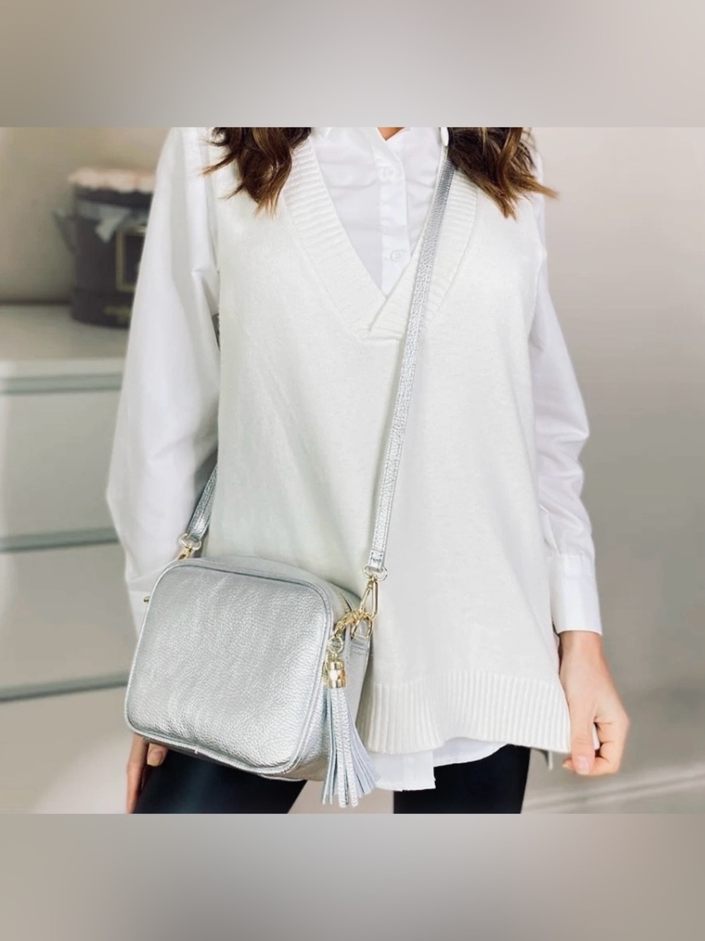 NWT Elie Beaumont London Silver Leather Metallic Crossbody 3 Straps Tassel Bag